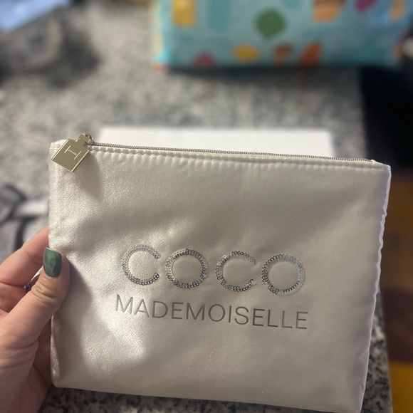 Coco Chanel make up bag - Picture 5 of 6